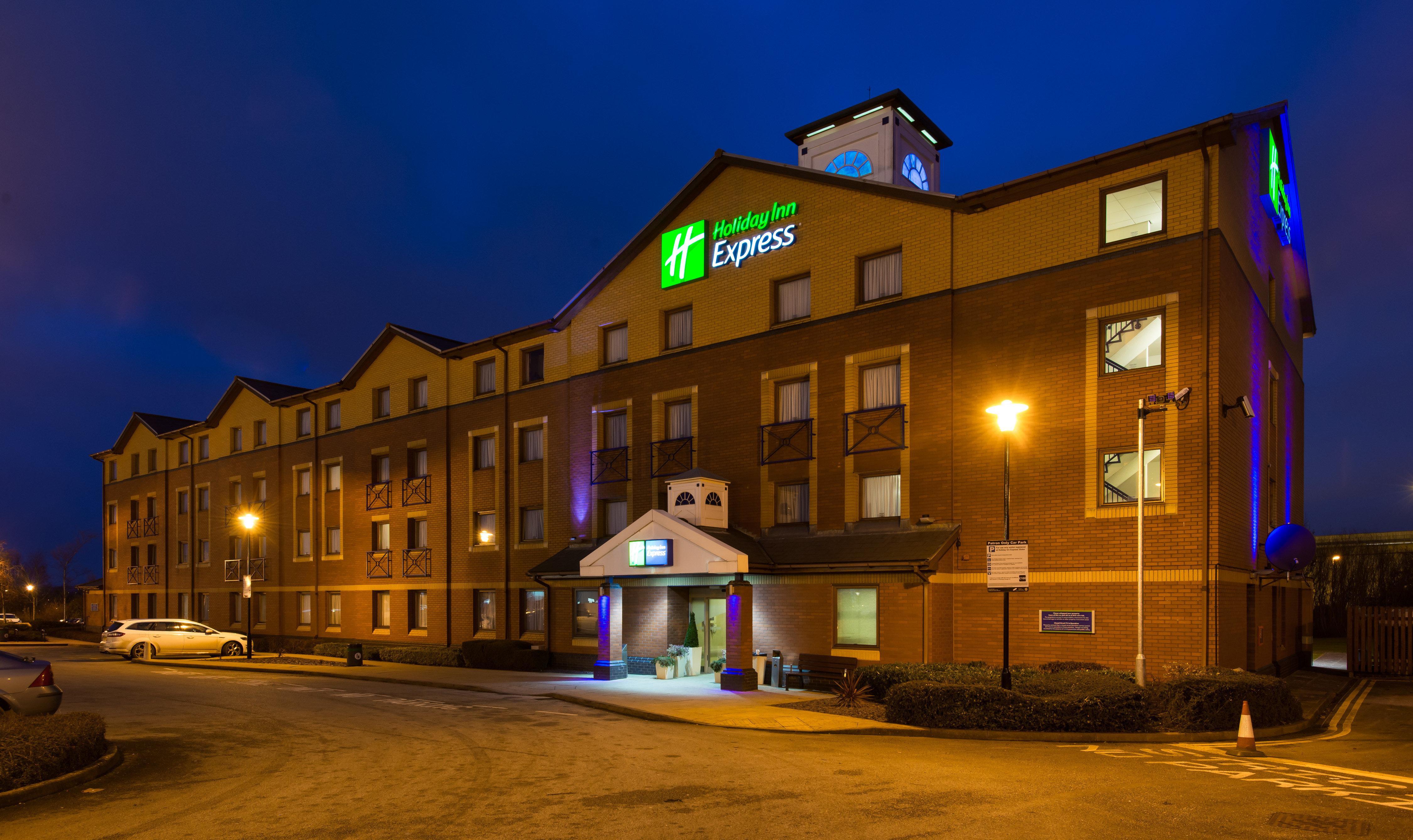 Holiday Inn Express Stoke-On-Trent, An Ihg Hotel Экстерьер фото