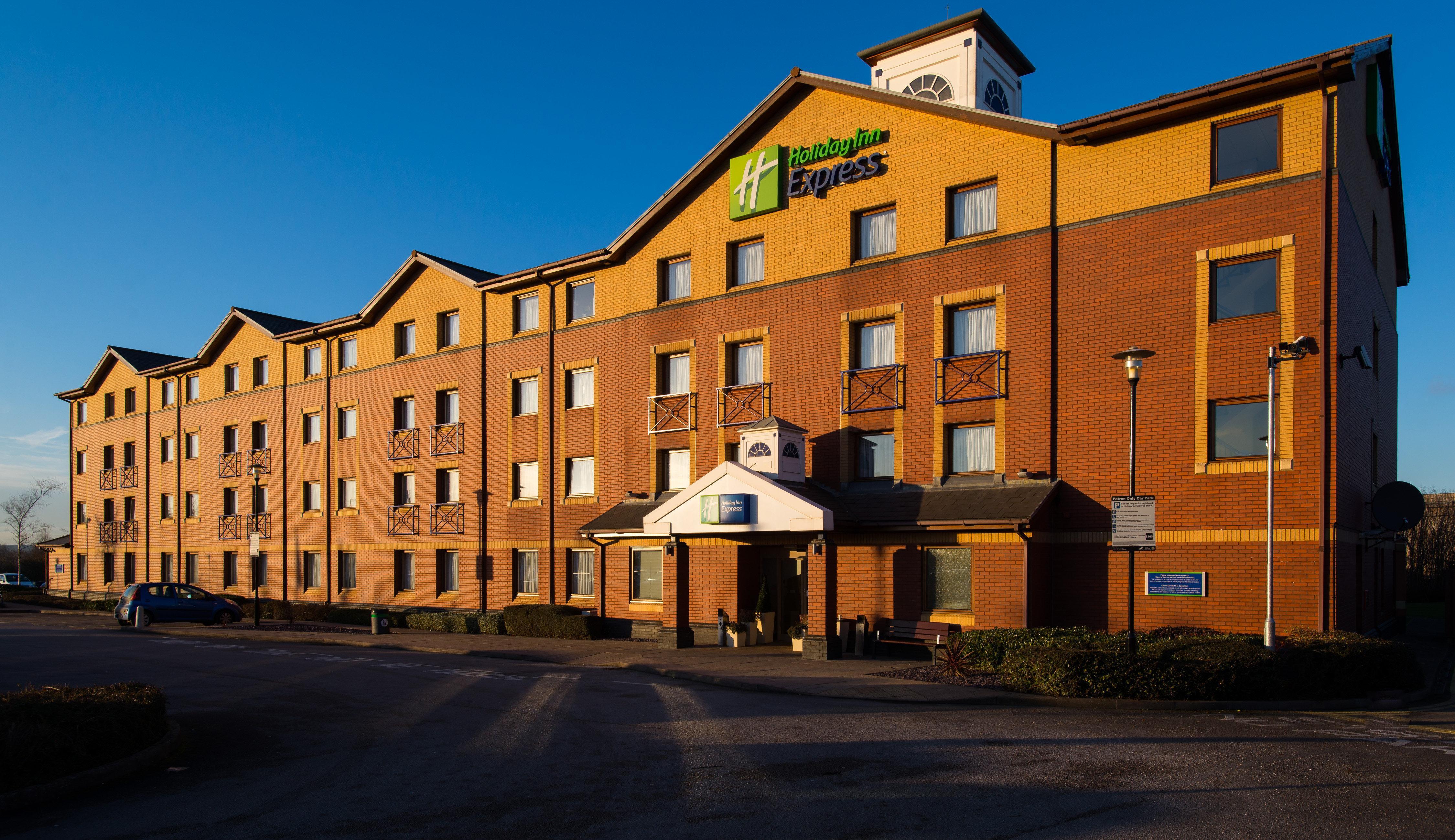 Holiday Inn Express Stoke-On-Trent, An Ihg Hotel Экстерьер фото