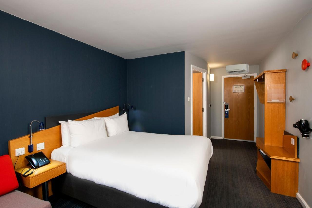 Holiday Inn Express Stoke-On-Trent, An Ihg Hotel Экстерьер фото