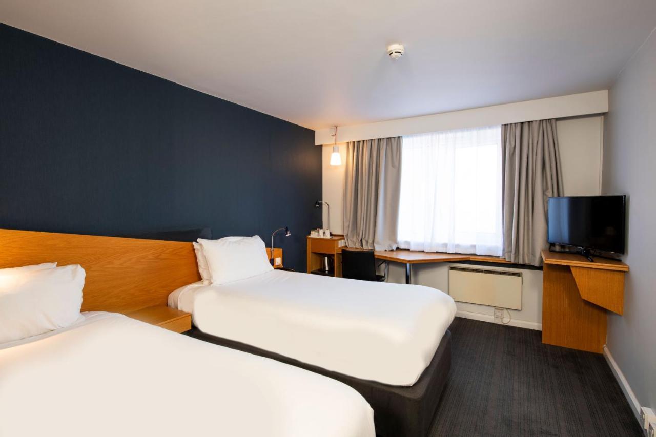 Holiday Inn Express Stoke-On-Trent, An Ihg Hotel Экстерьер фото