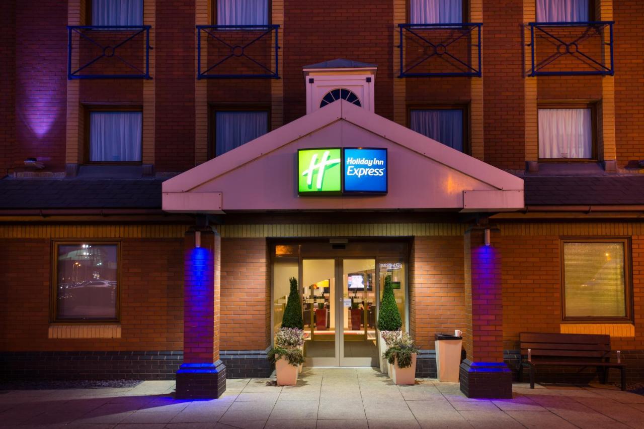 Holiday Inn Express Stoke-On-Trent, An Ihg Hotel Экстерьер фото