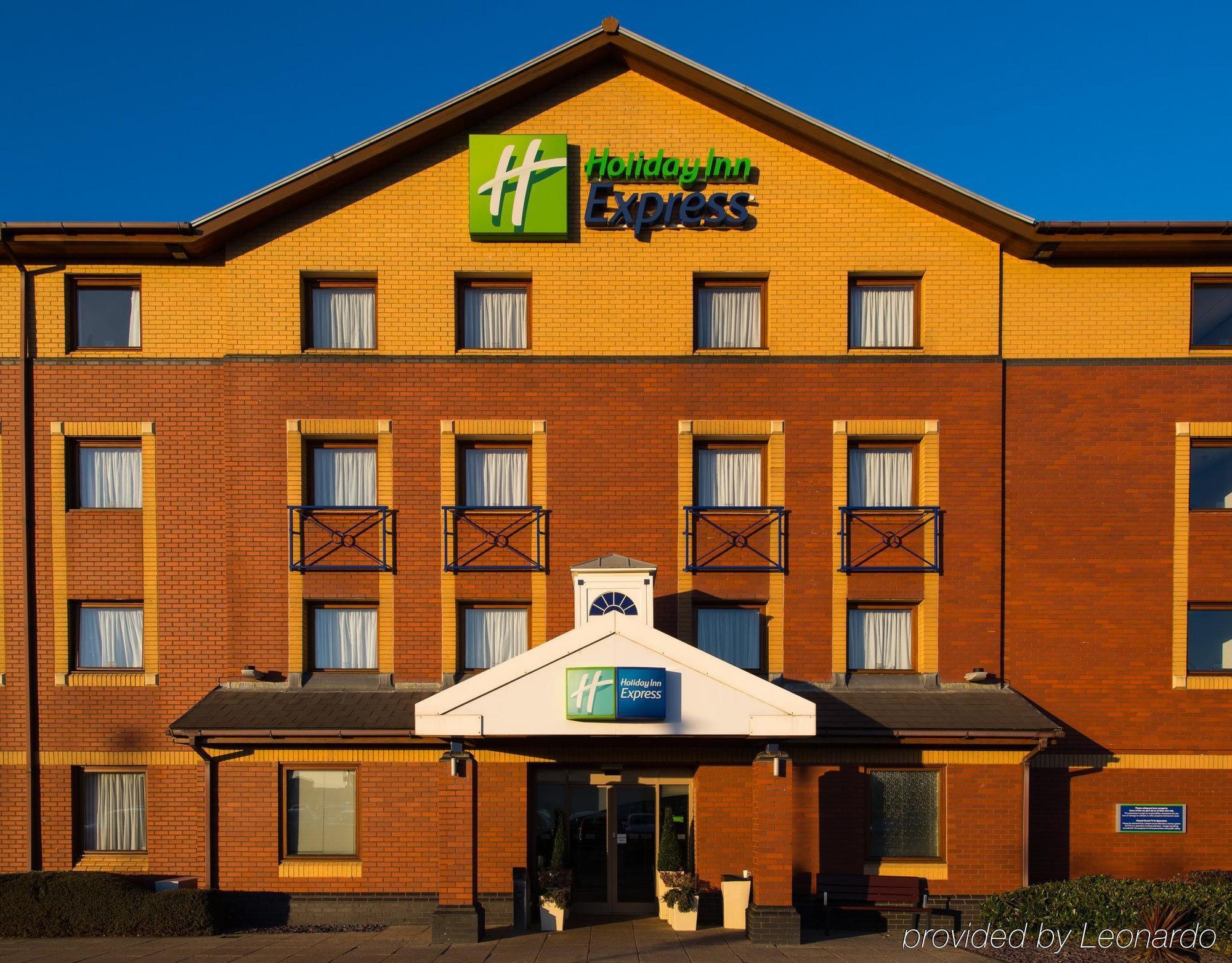 Holiday Inn Express Stoke-On-Trent, An Ihg Hotel Экстерьер фото