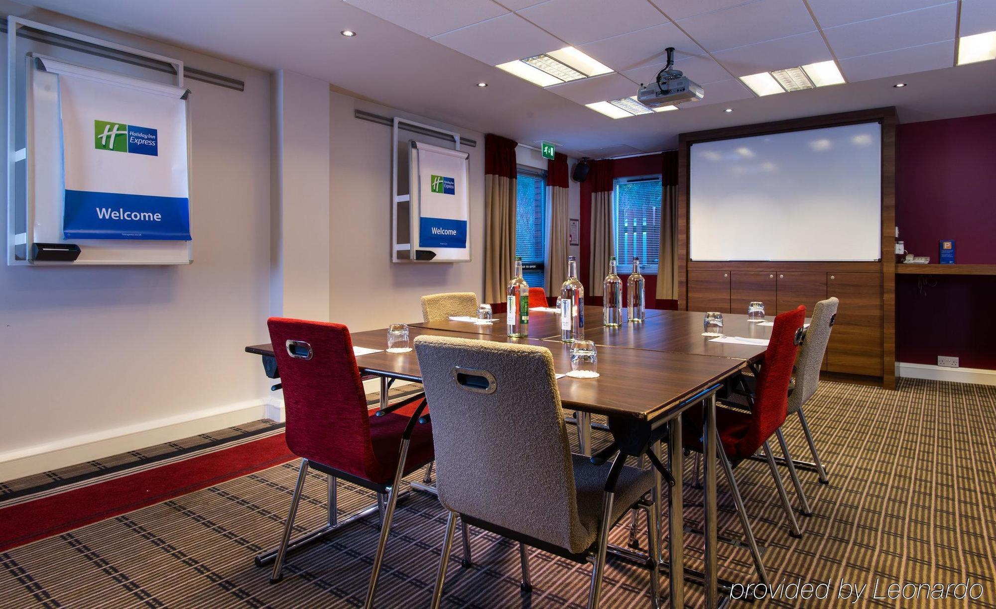 Holiday Inn Express Stoke-On-Trent, An Ihg Hotel Экстерьер фото