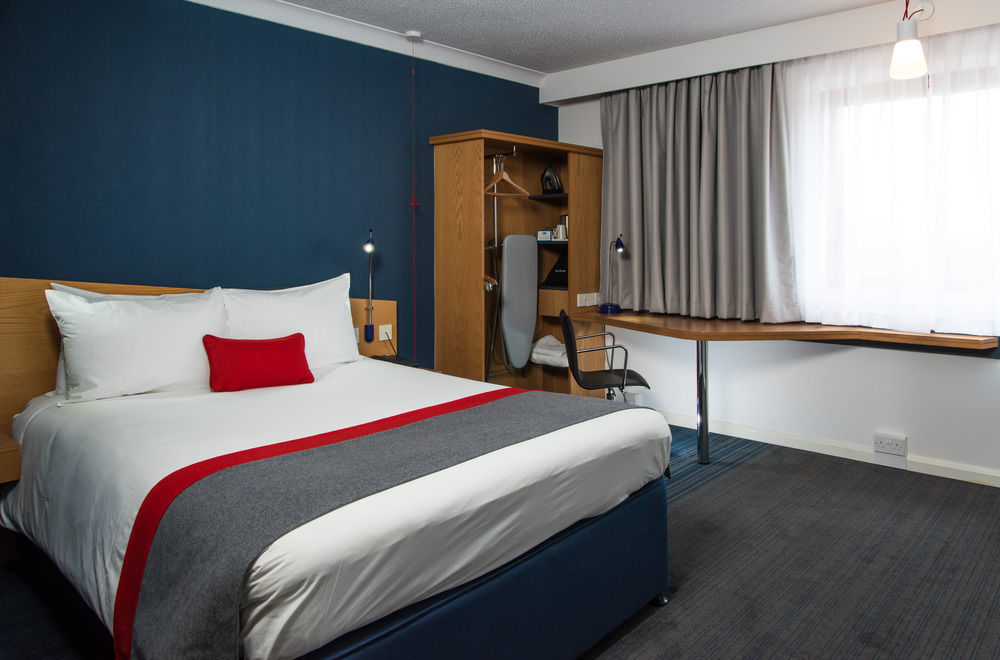 Holiday Inn Express Stoke-On-Trent, An Ihg Hotel Экстерьер фото