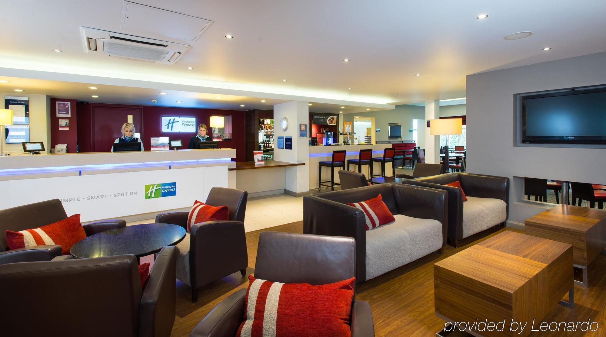 Holiday Inn Express Stoke-On-Trent, An Ihg Hotel Экстерьер фото