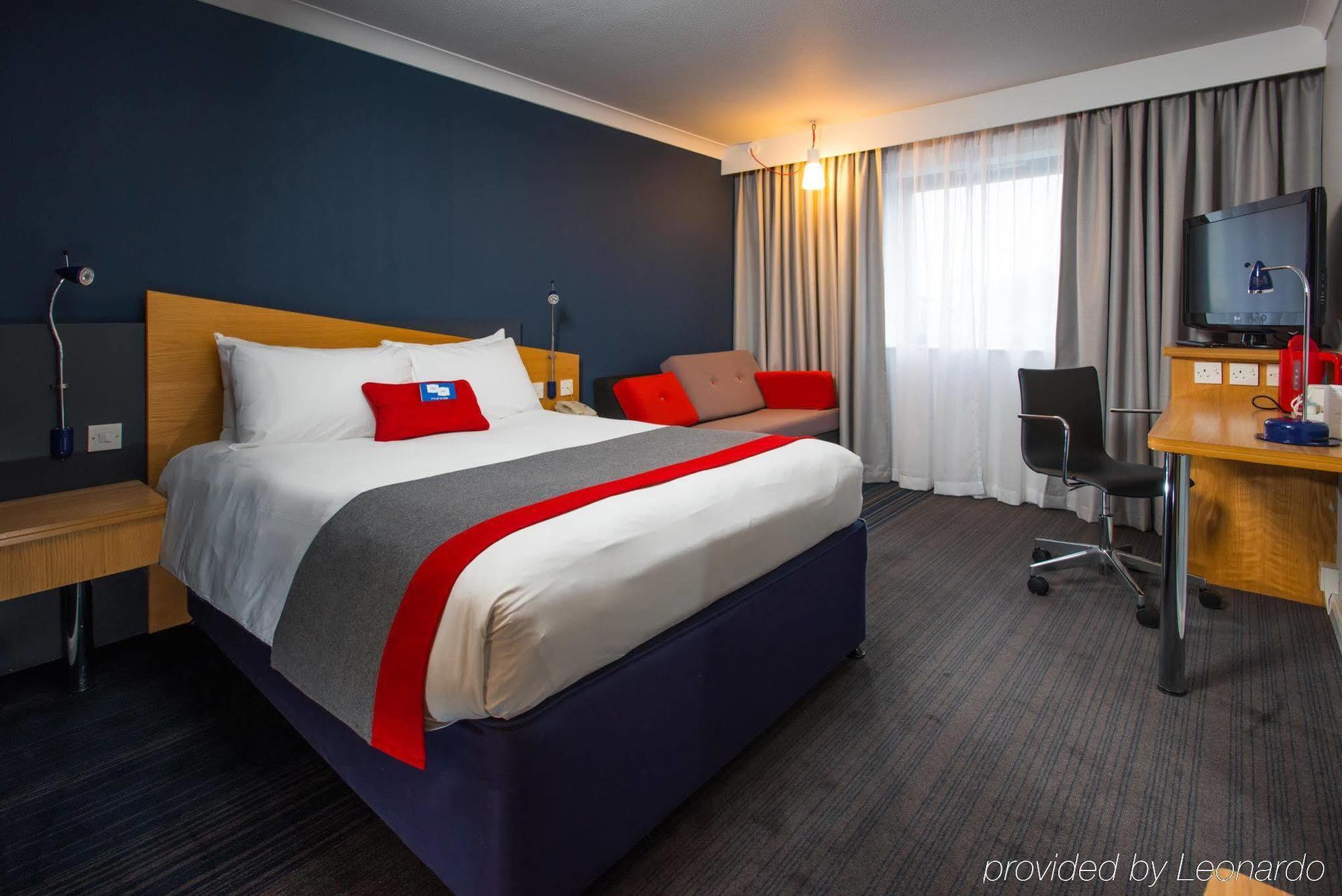 Holiday Inn Express Stoke-On-Trent, An Ihg Hotel Экстерьер фото