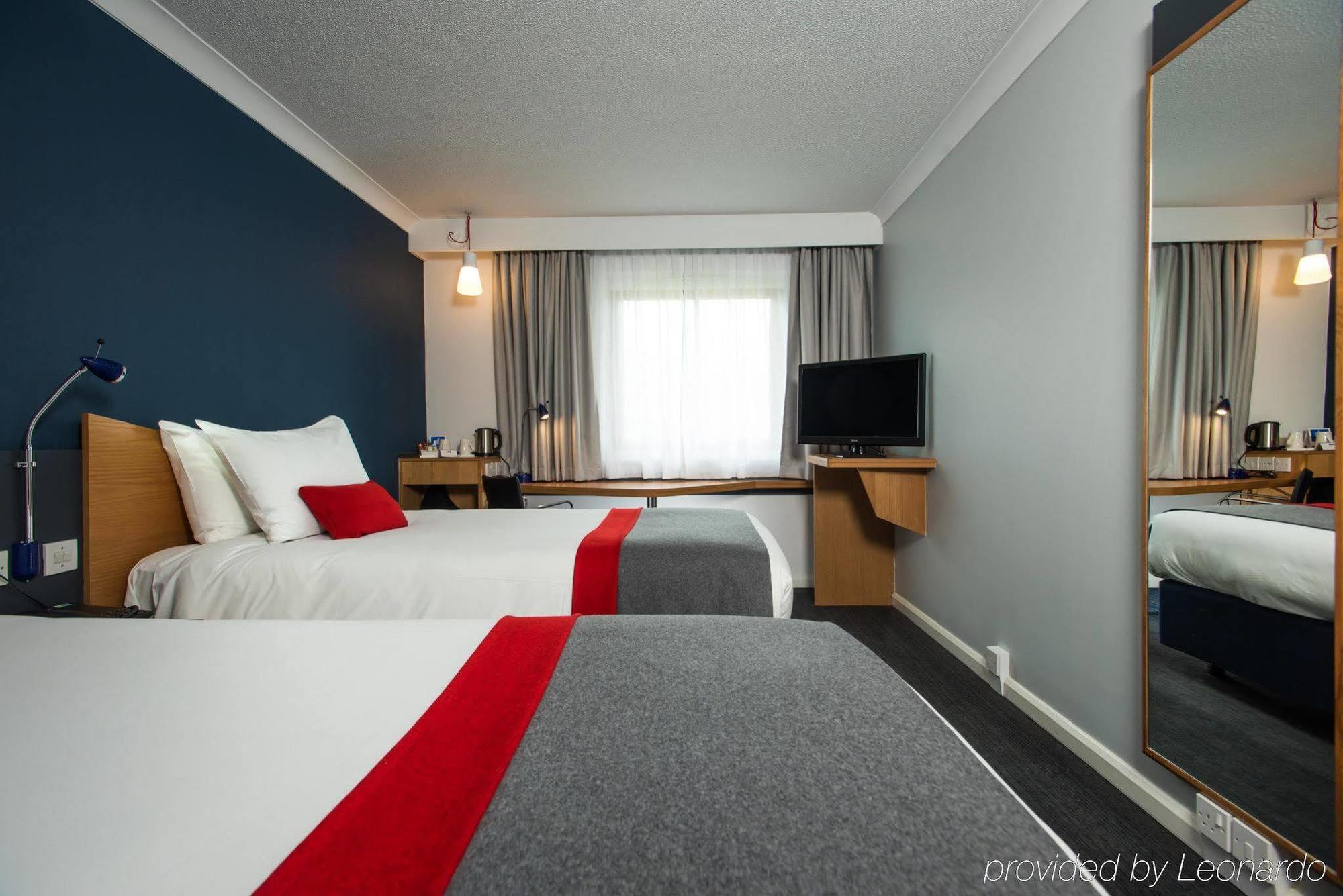 Holiday Inn Express Stoke-On-Trent, An Ihg Hotel Экстерьер фото