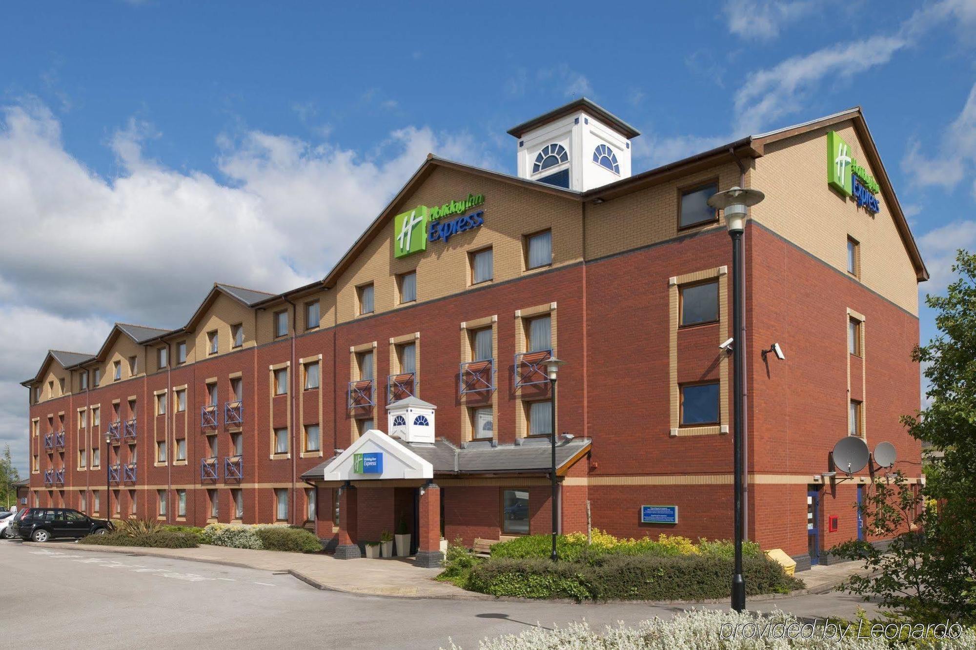 Holiday Inn Express Stoke-On-Trent, An Ihg Hotel Экстерьер фото