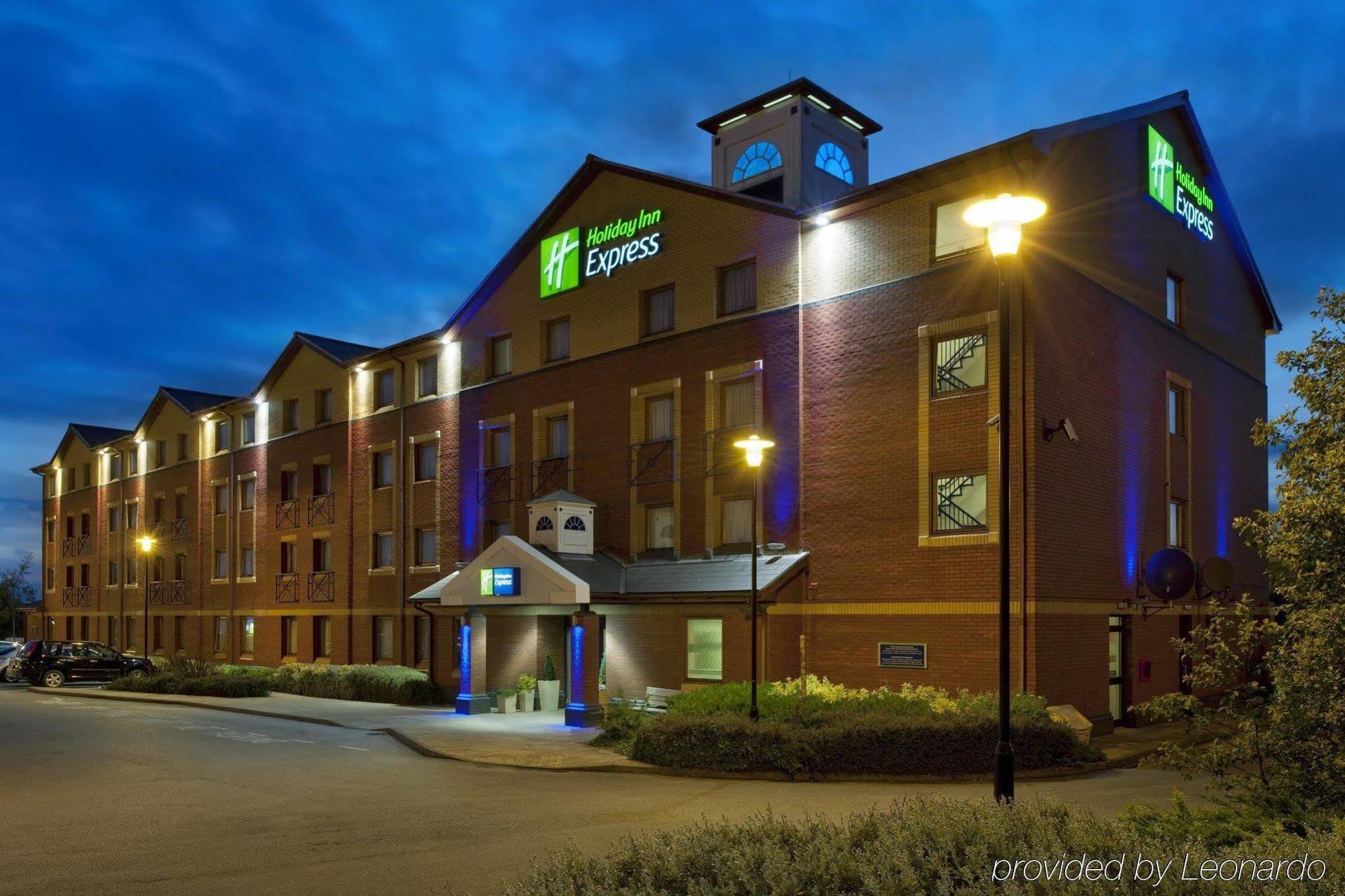 Holiday Inn Express Stoke-On-Trent, An Ihg Hotel Экстерьер фото