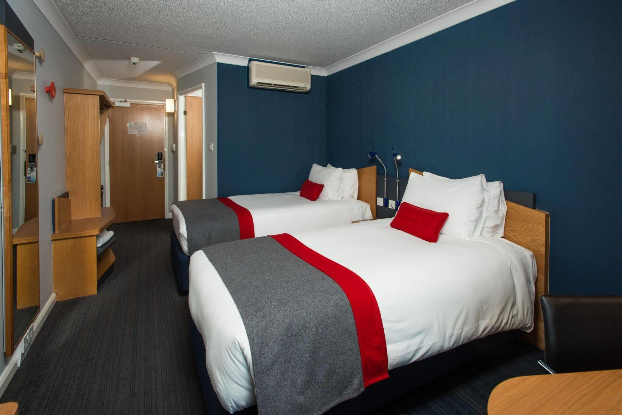 Holiday Inn Express Stoke-On-Trent, An Ihg Hotel Экстерьер фото